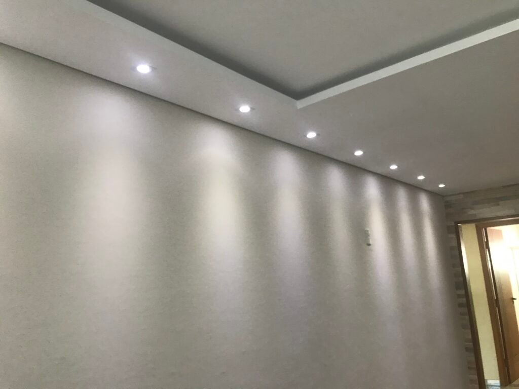 Com anos de experiência no mercado, a Atuance Decore realiza projetos sob medida com drywall em Araucária Bairro Estação, garantindo um resultado impecável que valoriza seu imóvel.